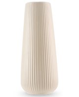 Le Vase Dust 20 cm beige est un grand vase en céramique blanc cassé avec une finition mate lisse et des nervures verticales. Son design moderne légèrement effilé le rend parfait comme vase pour fleurs artificielles.