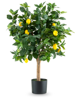 Le Citronnier Artificiel 90 cm est un citronnier artificiel dans un pot avec des feuilles vertes et des citrons jaune vif, représenté sur un fond blanc uni.