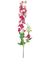 Une seule tige de la fleur artificielle Delphinium 79 cm rose foncé, avec des fleurs artificielles rose vif, des feuilles et des bourgeons verts, isolées sur un fond blanc.