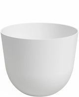 Le Jardinière Havanna Ø30cm x H25cm est un pot de fleurs rond uni, blanc avec une surface lisse et un design minimaliste, présenté vide sur un fond blanc.