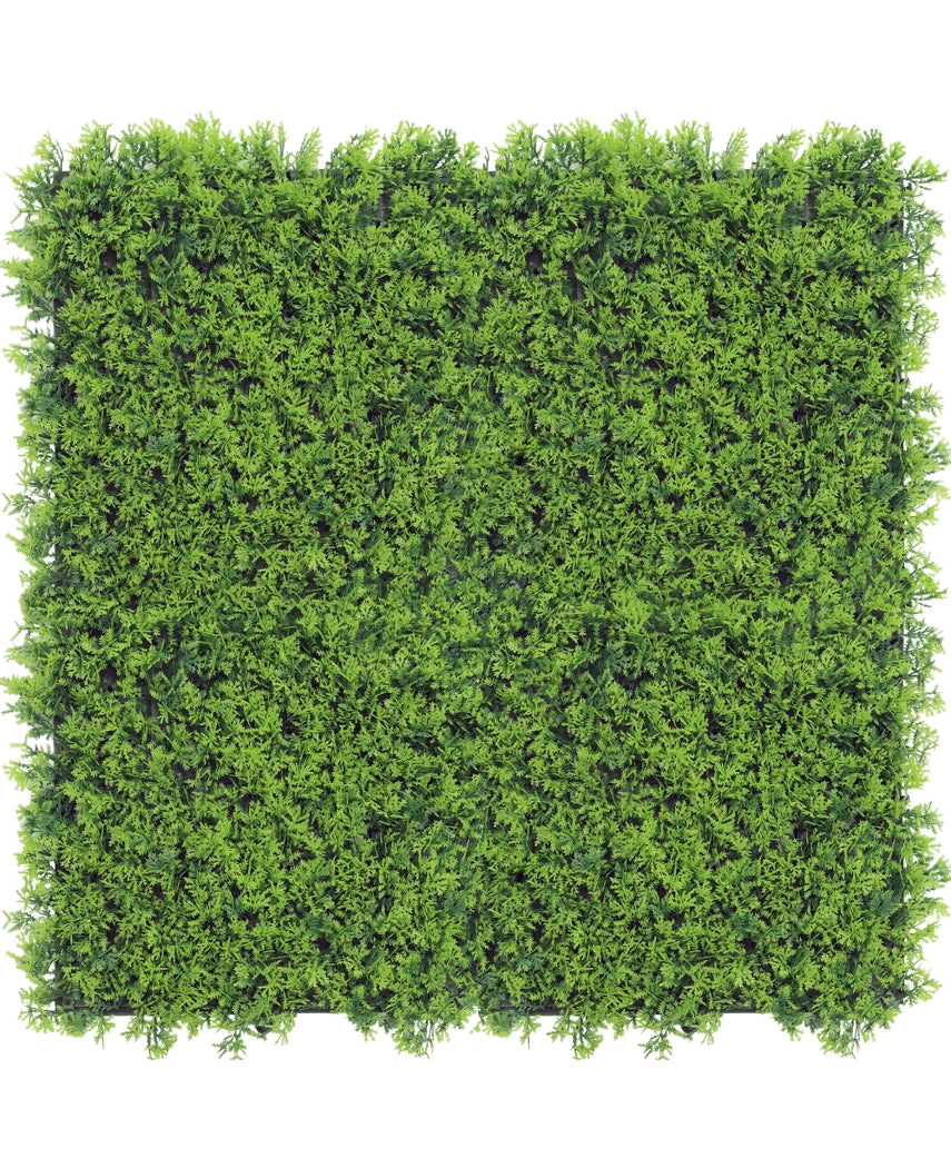 Haie artificielle Cupressus 50x50 cm UV : Un panneau de haie artificielle d'un vert dense et vibrant vu de dessus sur fond blanc, idéal pour créer des murs végétaux réalistes.