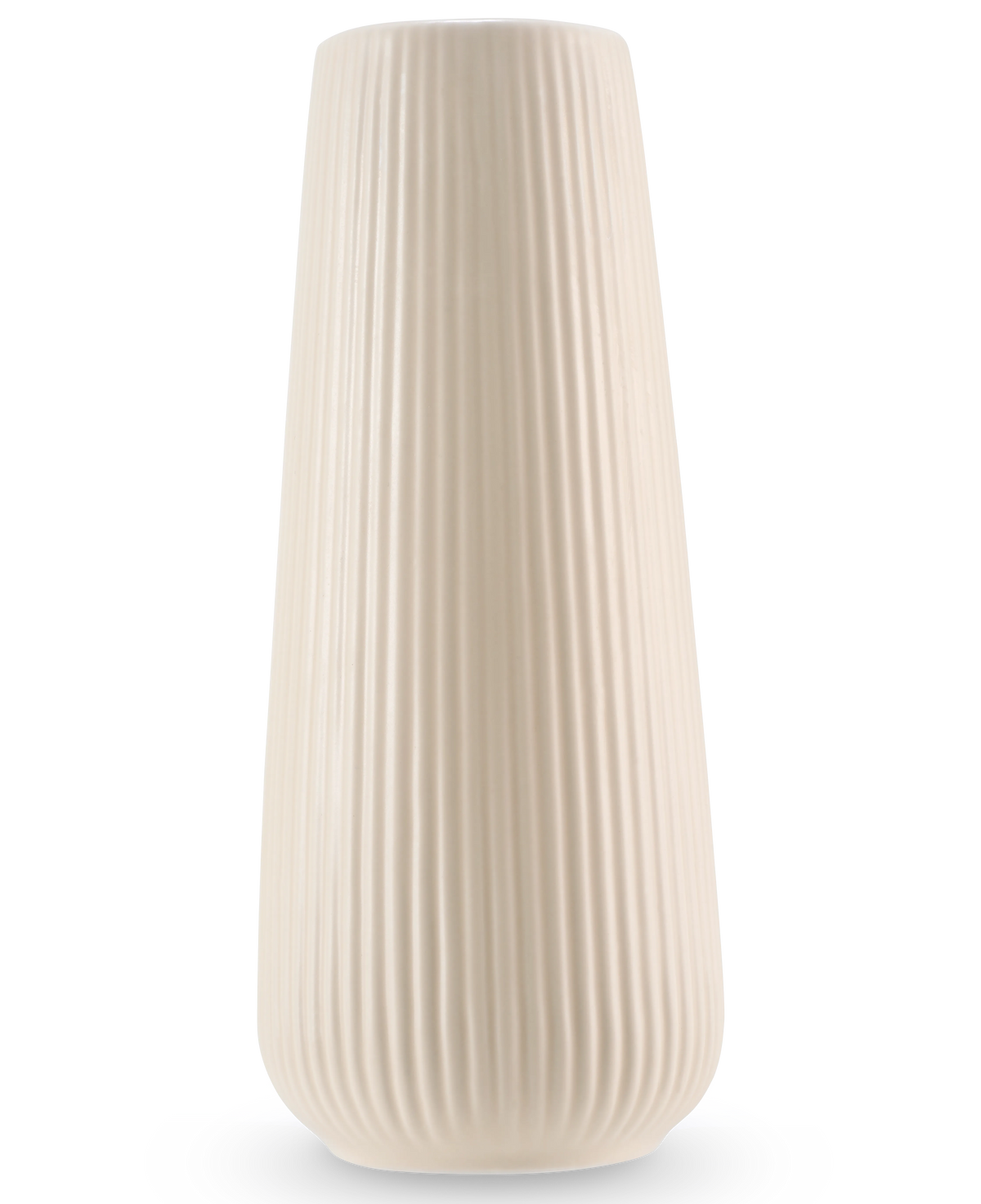 Le Vase Dust 20 cm beige est un grand vase en céramique blanc cassé avec une finition mate lisse et des nervures verticales. Son design moderne légèrement effilé le rend parfait comme vase pour fleurs artificielles.