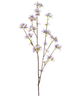 Une « Branche de fleurs artificielles de 112 cm violette » avec une branche fleurie avec de délicates fleurs violettes lavande et des centres jaunes sur de fines tiges brunes, représentées sur un fond blanc.