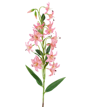 Une seule tige de fleur de lys artificielle de 82 cm fuchsia, avec des fleurs de lys de couleur fuchsia vibrantes avec des taches sombres, des feuilles et des bourgeons verts sur un fond blanc.
