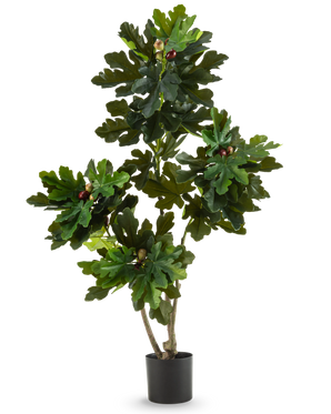 La Plante Artificielle Ficus Carica Figuier 150 cm est un figuier artificiel en pot avec de multiples branches, de grandes feuilles vertes et des petites fausses figues violet foncé dans un simple pot noir sur un fond uni blanc.
