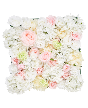 La haie artificielle Fleurs 50x50 cm blanc a un panneau carré rempli de roses blanches artificielles, de pivoines et d'hortensias sur un fond blanc.