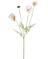 La Fleur Artificielle Coquelicot Real Touch violet 60 cm a une tige unique avec trois fleurs de coquelicot violet clair, un bourgeon fermé, des cœurs jaunes, des pétales délicats et des feuilles vert clair sur fond blanc.