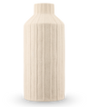 Le vase Forest Curve 30 cm beige est un grand vase cylindrique en céramique avec une surface mate et structurée avec des motifs nervurés verticaux et un col étroit.
