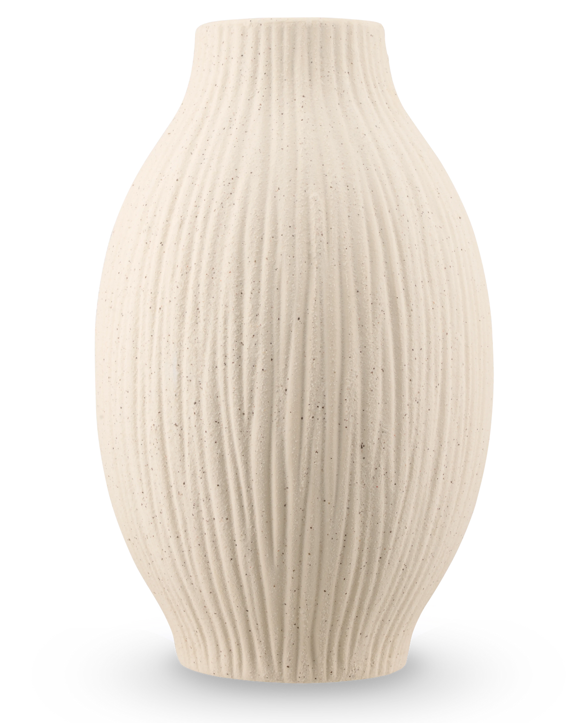 Le Vase Silent Leaf 25 cm beige est un vase en céramique structurée avec un corps rond, un col étroit et des lignes nervurées verticales, sur un fond blanc uni.