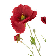 Le Pavot Artificiel Real Touch Rouge 65 cm a une fleur de coquelicot rouge vif avec un cœur jaune, un bourgeon et des feuilles vertes sur un fond blanc.