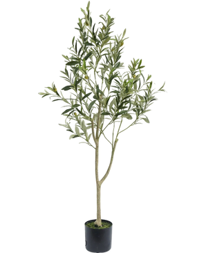 L'Olivier Artificiel 120 cm présente des branches élancées et des feuilles vertes dans un simple pot noir, idéal comme élément de décoration pour une ambiance méditerranéenne sur fond blanc.