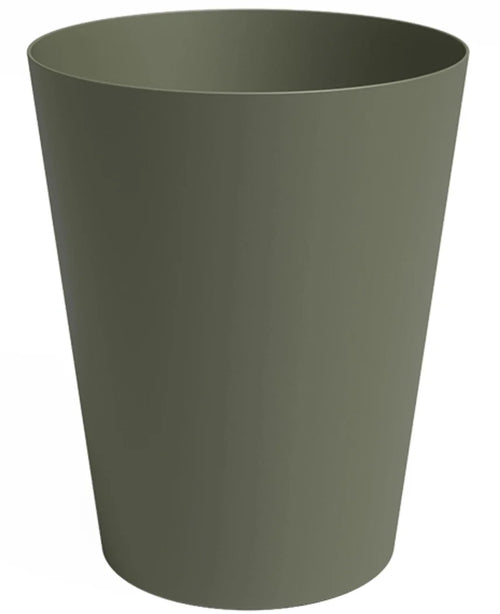 La Jardinière Porto Ø40cm x H50cm est une jardinière cylindrique vert olive avec une forme légèrement effilée et une surface lisse, présentée sur un fond blanc.