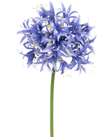 Une fleur artificielle Nerine de 70 cm violette avec de nombreuses petites fleurs violettes en forme d'étoile regroupées en grappe sphérique sur une longue tige verte, sur un fond blanc uni.