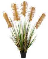 L'herbe de pampa artificielle 120 cm ignifuge a de hautes feuilles vertes et jaunes ressemblant à de l'herbe avec des panaches bruns duveteux. Cette plante artificielle élégante et ignifuge ajoute de la sophistication à toute collection de fausses plantes sur fond blanc.