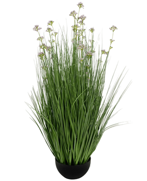 Le gazon artificiel poireau fleur oignon herbe pot 100 cm ignifuge a un pot noir avec de hautes et fines feuilles artificielles vertes et de petites fleurs violettes sur de longues tiges, sur un fond blanc.