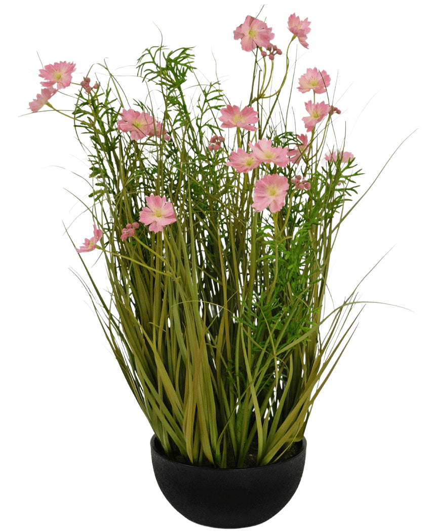 Le pot de gazon artificiel rose Gesang Flower oignon 56 cm ignifuge a un pot noir avec un long gazon artificiel vert et des fleurs rose-blanc tendre, parfait pour un intérieur élégant sur un fond blanc.